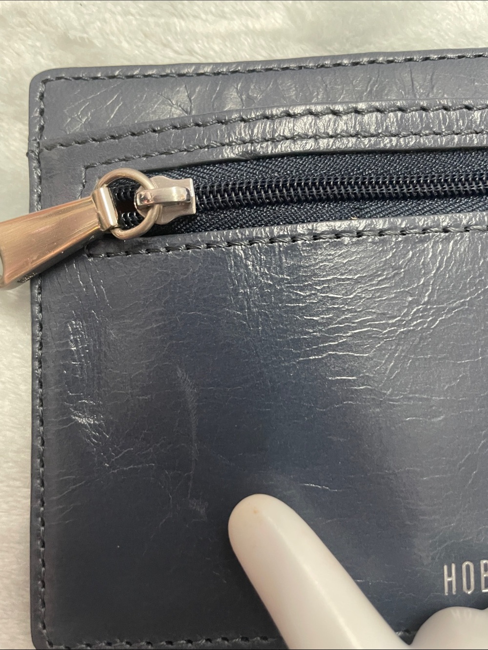 Hobo ‘Euro’ Slide Card Case - Picture 9 of 10